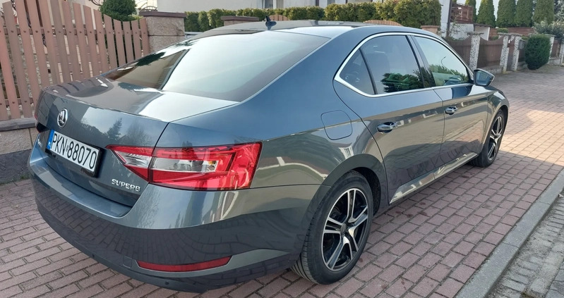 Skoda Superb cena 57874 przebieg: 190000, rok produkcji 2015 z Konin małe 379